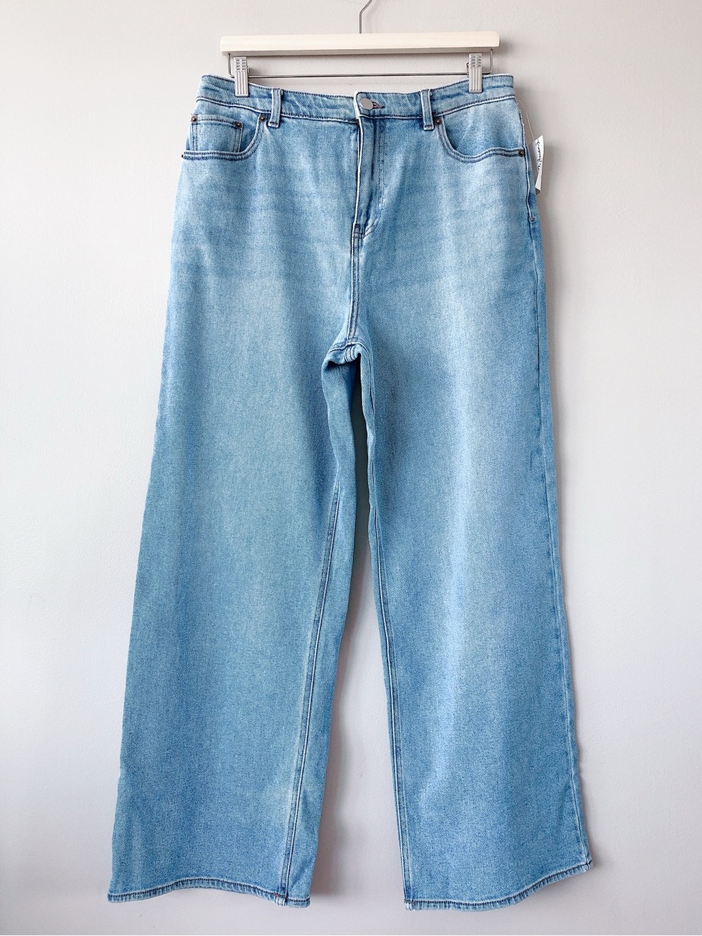 Reitmans the super high-rise wide leg jean light denim size 31 womens jeans